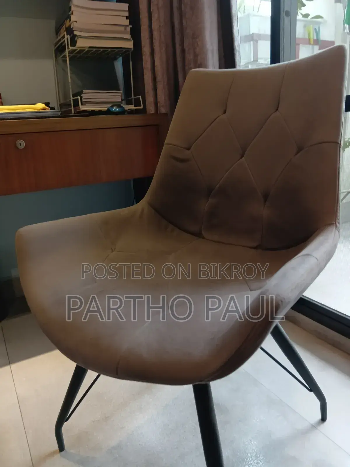 ডাইনিং চেয়ার