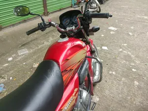 Hero HF Deluxe 2021 Red