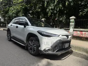 টয়োটা করোল্লা ক্রস ২০২৪ পার্ল