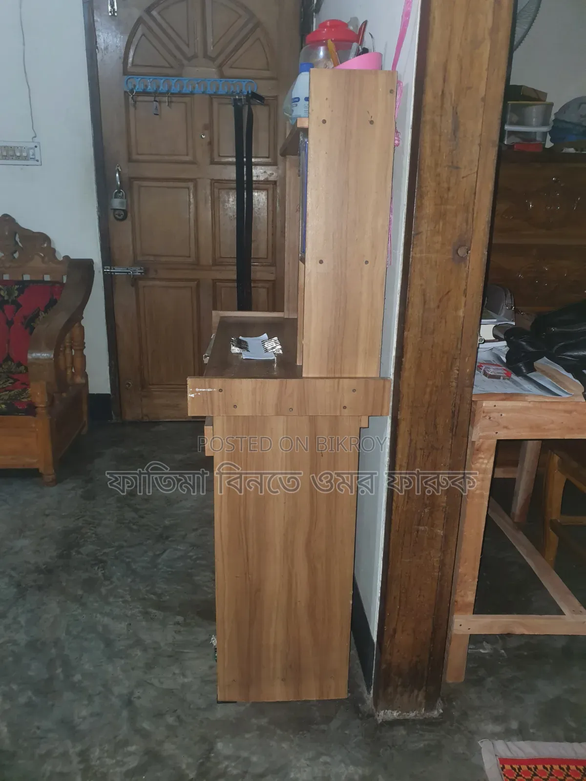সোফা, কম্পিউটার টেবিল