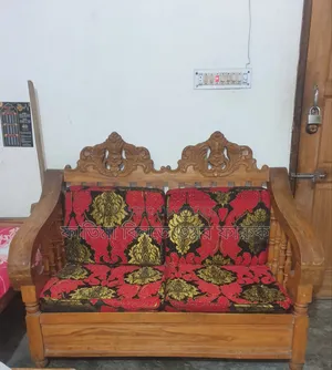 সোফা, কম্পিউটার টেবিল