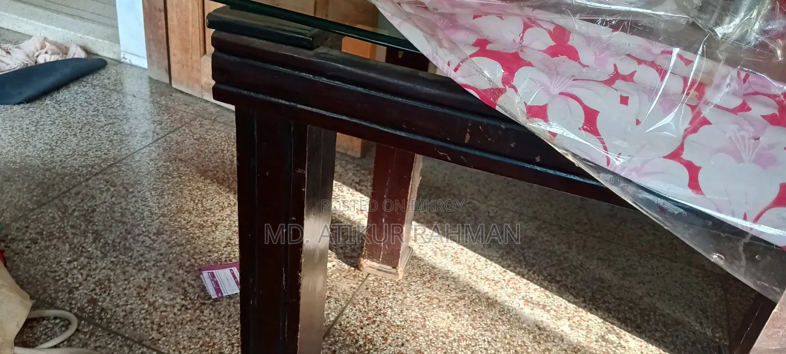 ডাইনিং টেবিল গ্লাস