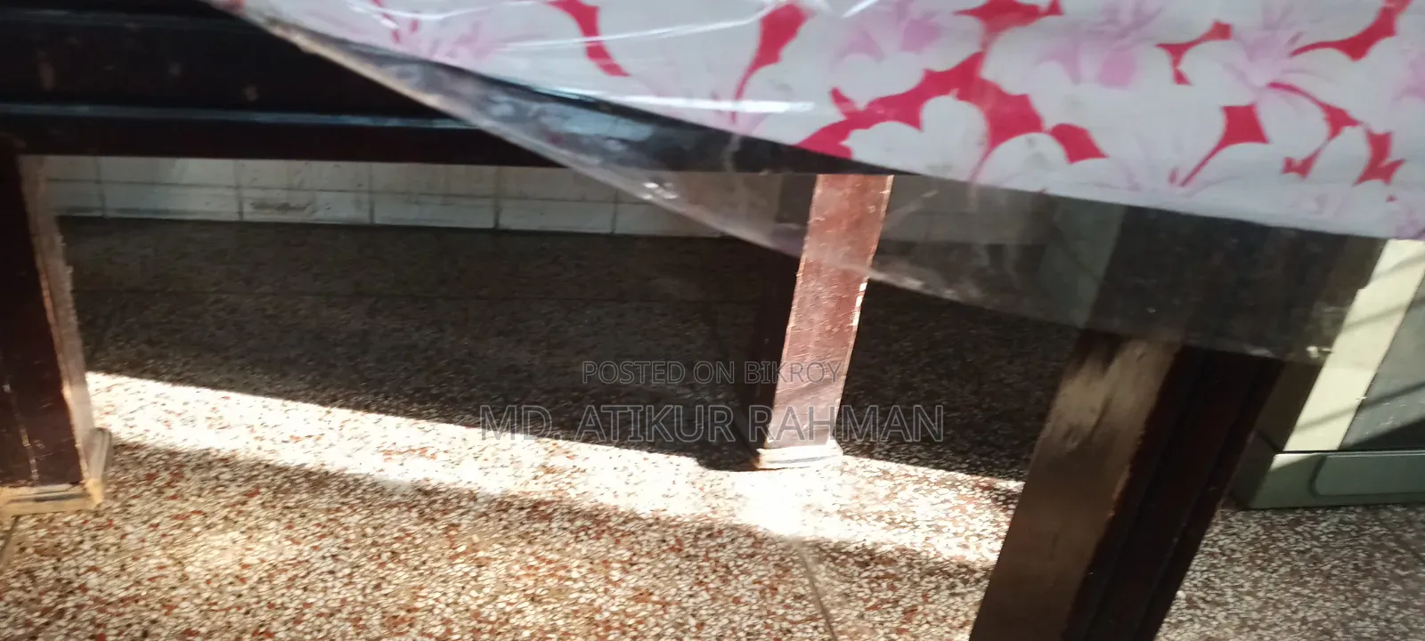 ডাইনিং টেবিল গ্লাস