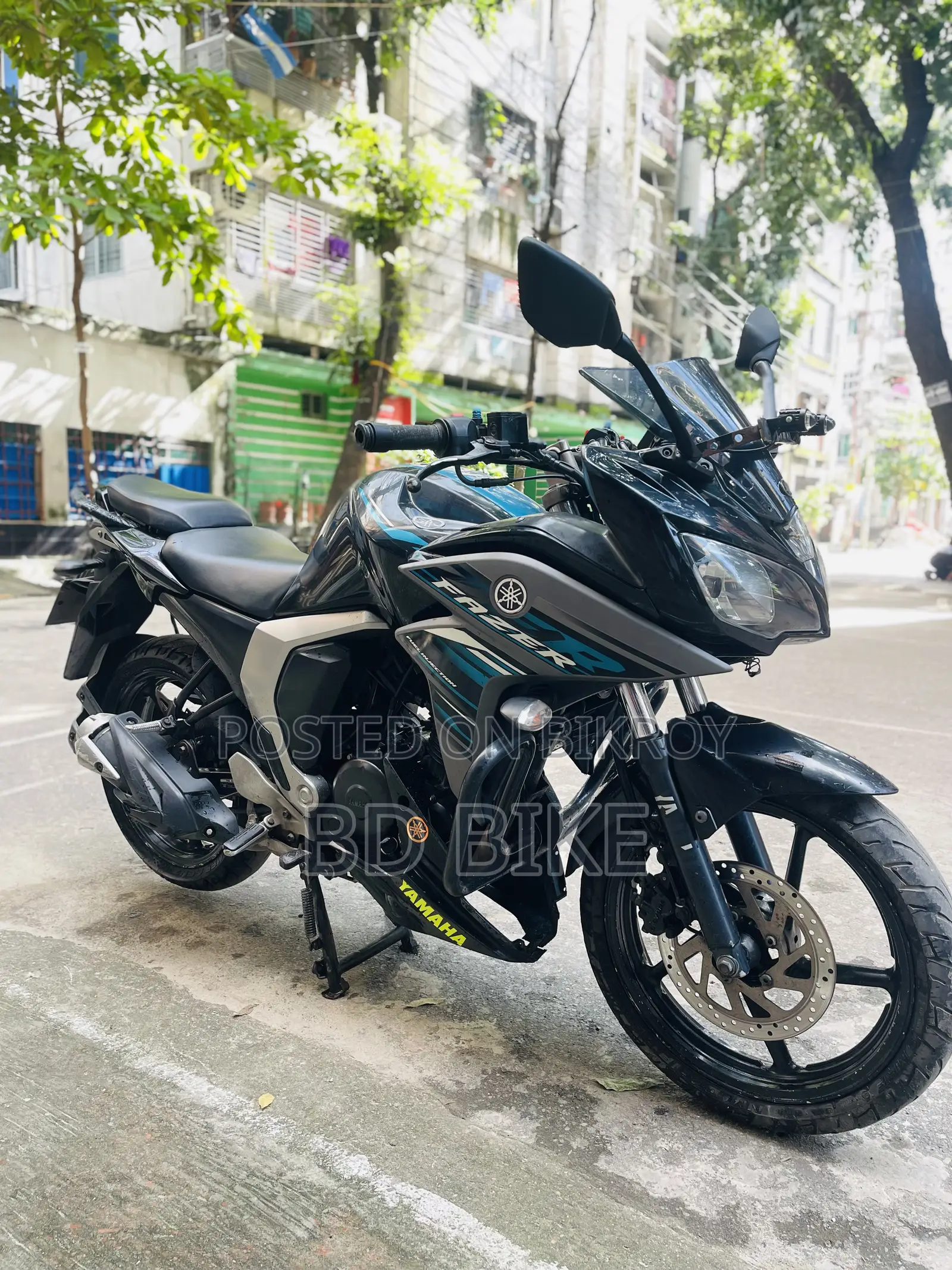 ইয়ামাহা ফাজার এফআই ভি২ ২০১৮ কালো