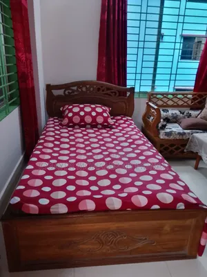 বিক্রয় হবে: সেগুন কাঠের সেমি বক্স খাট (৪' × ৭')