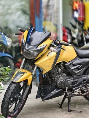 TVS Apache RTR 160 2V 2015 Yellow