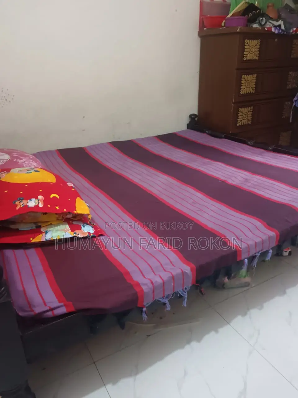 ৬ ফিট / ৭ ফিট একটি খাট সেল দেওয়া হবে