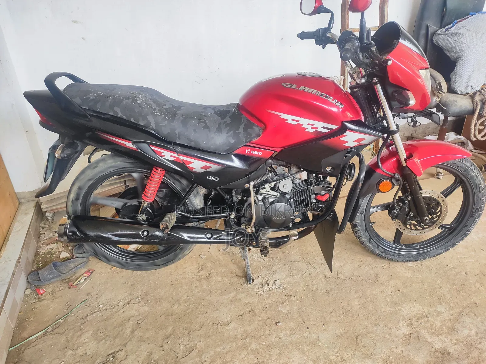 হিরো গ্লামার ২০২২ লাল