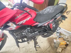হিরো গ্লামার ২০২২ লাল