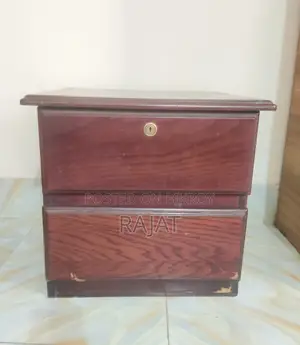 বেডসাইড টেবিল ১টি কিনলে আরও ১টি টেবিল ফ্রি