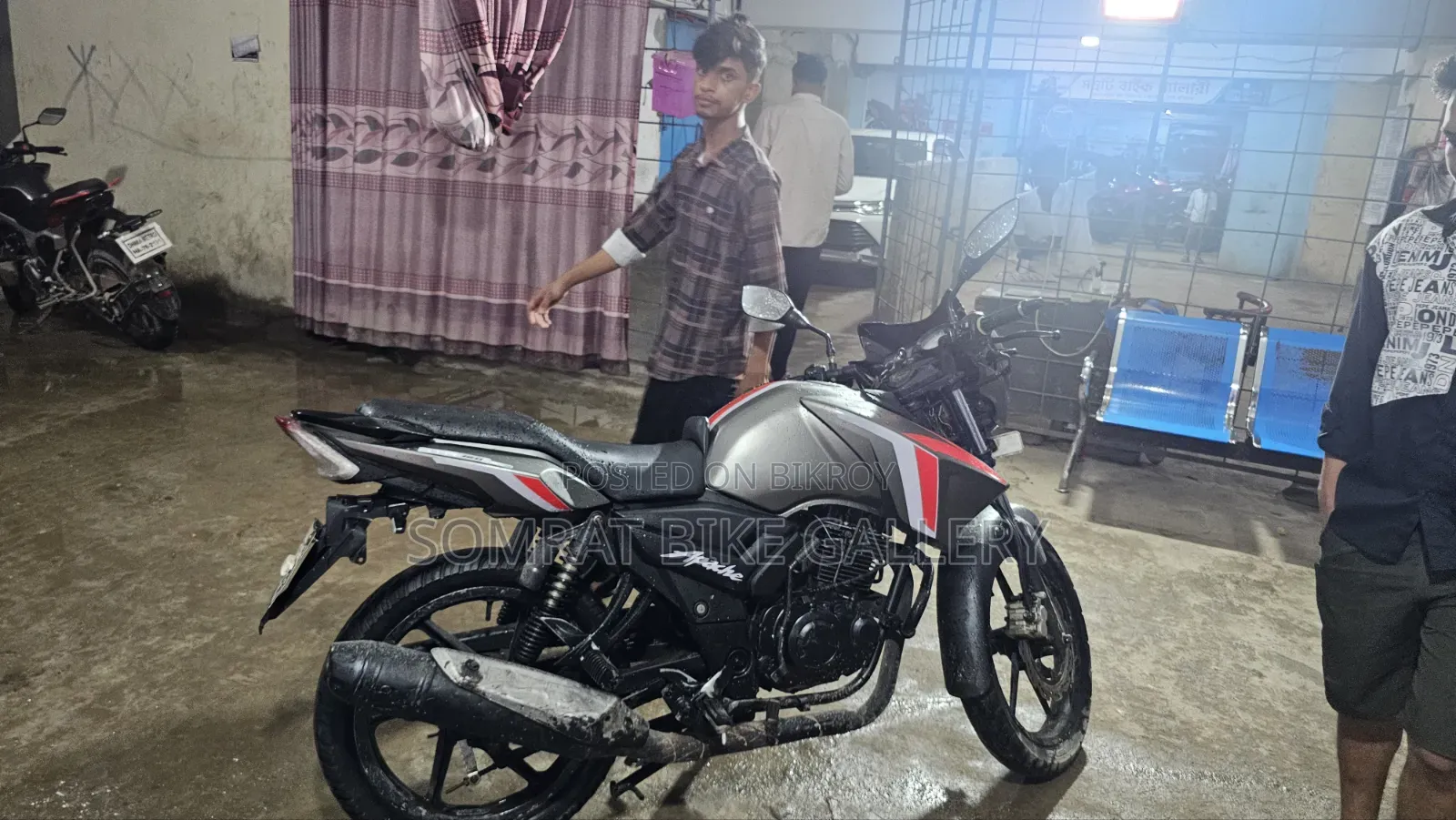 TVS Apache RTR 160 2V 2015 Brown