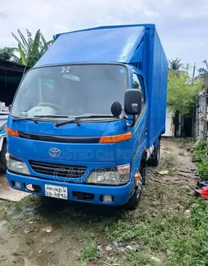 Toyota Dyna Cover Van 2004 Blue
