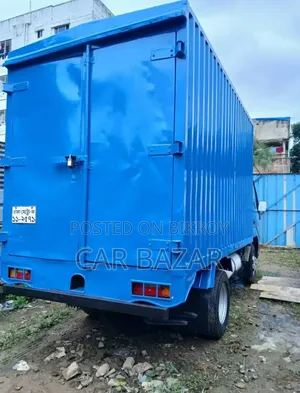 Toyota Dyna Cover Van 2004 Blue