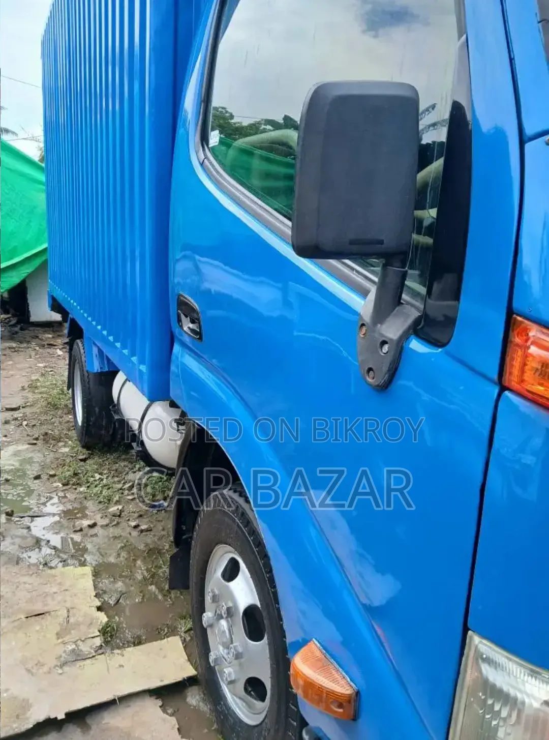 Toyota Dyna Cover Van 2004 Blue