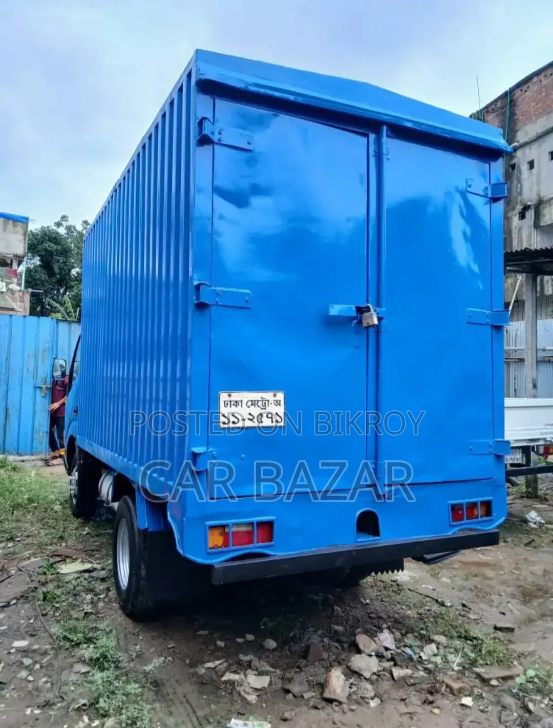 Toyota Dyna Cover Van 2004 Blue
