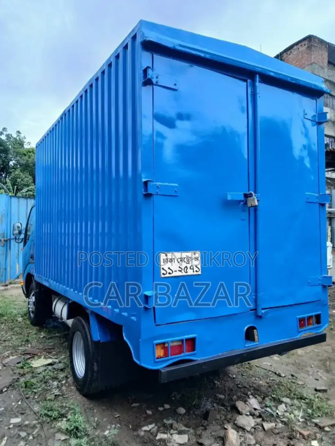 Toyota Dyna Cover Van 2004 Blue