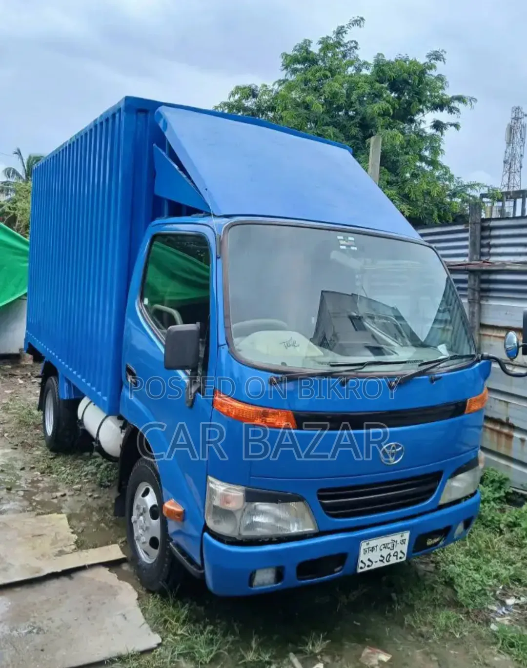 Toyota Dyna Cover Van 2004 Blue