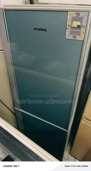 একটি সাড়ে বারো সেফটি গ্লাস ডোর ফ্রিজ বিক্রি করা হবে