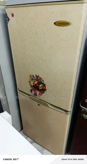 A Singer 12.5 cubic feet refrigerator will be sold