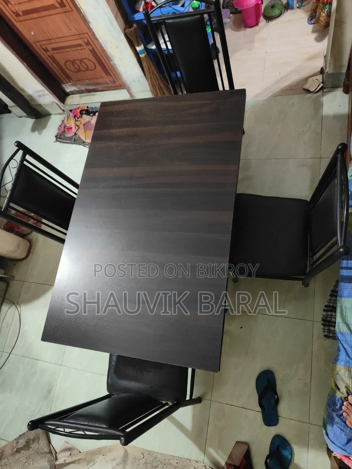 ডাইনিং টেবিল চেয়ার