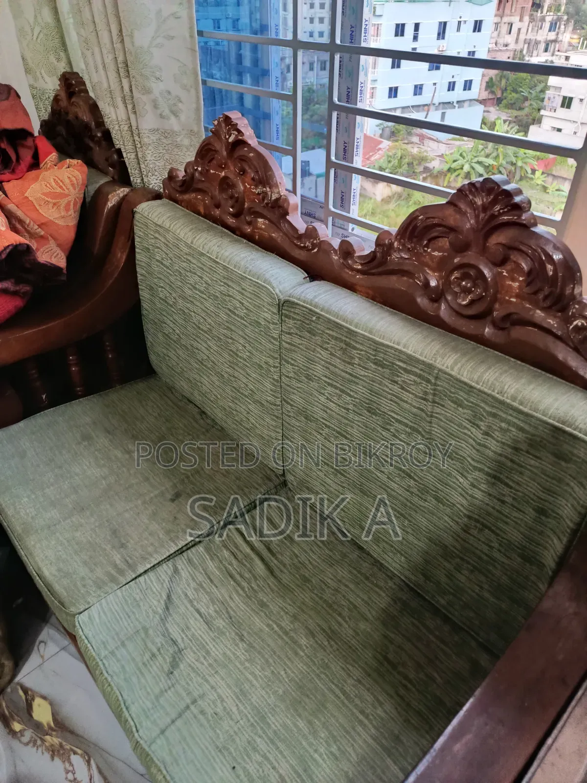 মেহেগুনি কাঠের ৫ সিটের সোফা সেল হবে