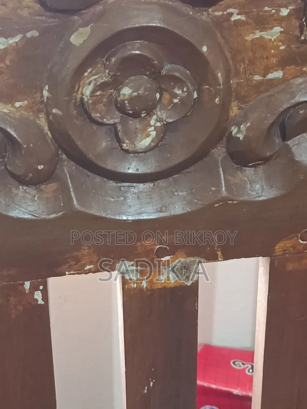 মেহেগুনি কাঠের ৫ সিটের সোফা সেল হবে