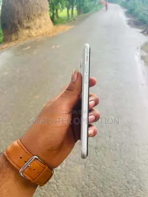 অ্যাপল আইফোন ১১ ১২৮ জিবি হোয়াইট