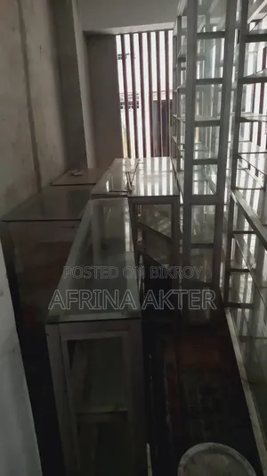 গ্লাস সেল্ফ