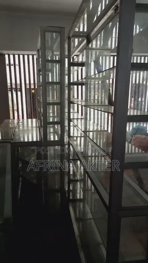 গ্লাস সেল্ফ