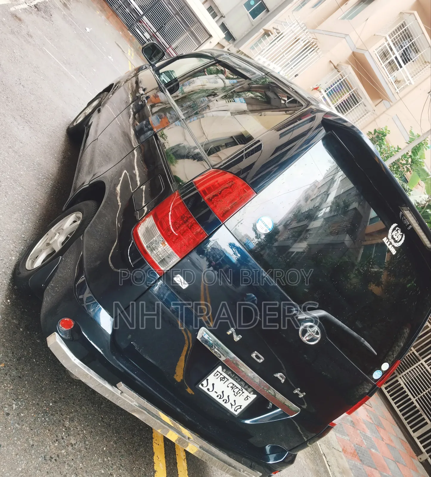 টয়োটা নোয়া ২০০৫ ব্ল্যাক