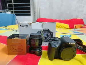 Canon EOS 700d