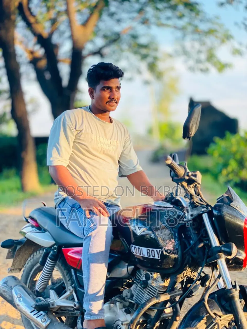 Bajaj v15 2018 Black