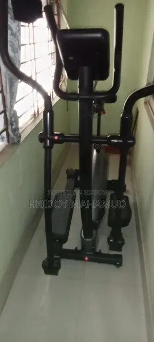 ইলিপ্টিক্যাল ক্রস ট্রেইনার
