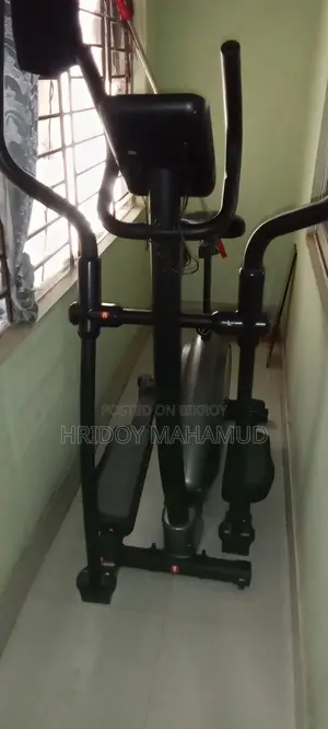 ইলিপ্টিক্যাল ক্রস ট্রেইনার