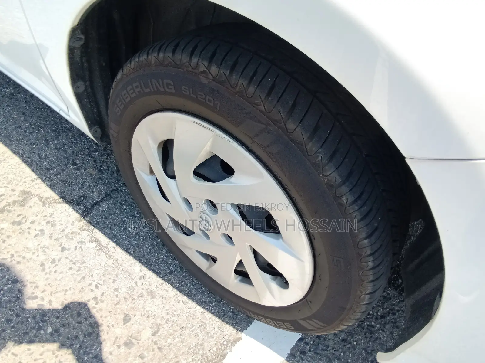 Toyota Axio 2021 White