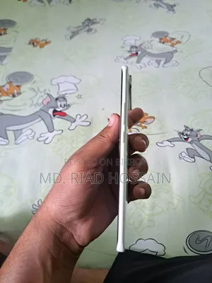 টেকনো পোভা স্লিম ৫জি ২৫৬ জিবি সাদা