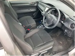 Toyota Axio 2022 Silver