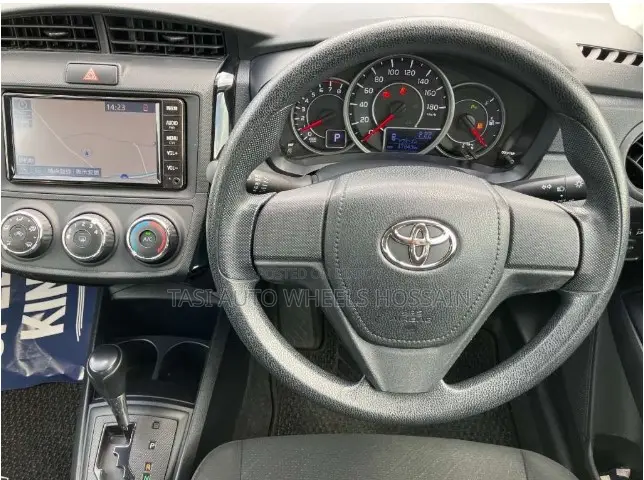 Toyota Axio 2022 Silver