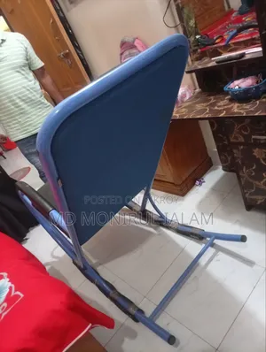 অনেক মজবুত একটি রকিং চেয়ার বিক্রি করা হবে।