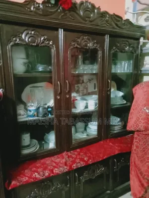 মেহগনি কাঠের শোকেস/ক্রোকারি ক্যাবিনেট