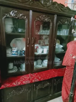 মেহগনি কাঠের শোকেস/ক্রোকারি ক্যাবিনেট