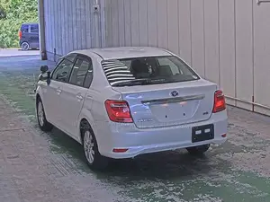 টয়োটা এক্সিও ২০২১ হোয়াইট