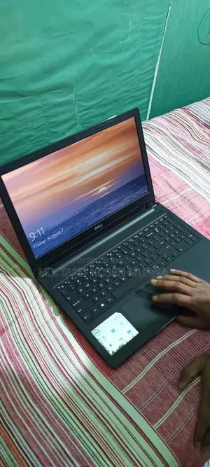 Dell Inspiron 15 Laptop 4GB Intel Core i5 1TB HDD