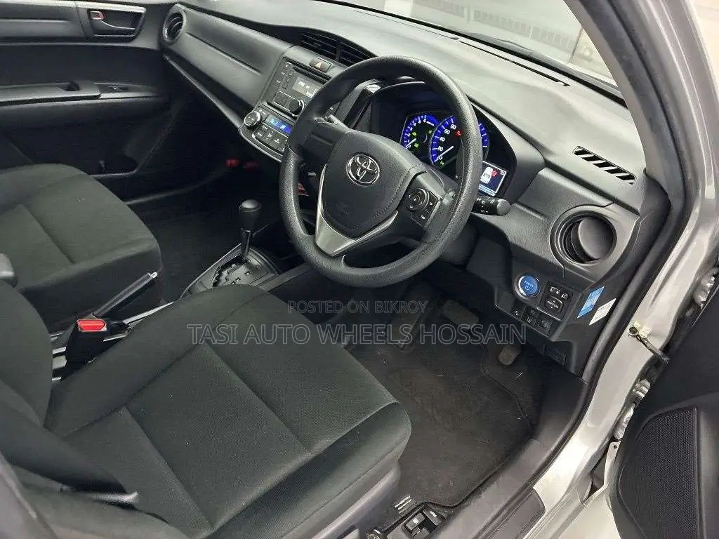 Toyota Axio 2021 Silver