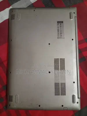 Lenovo IdeaPad 300 4GB RAM Intel Core i3 1TB HDD Laptop
