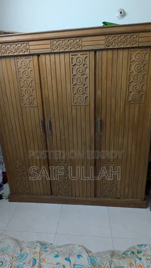 সেগুন কাঠের আলমারি বিক্রয় করা হবে