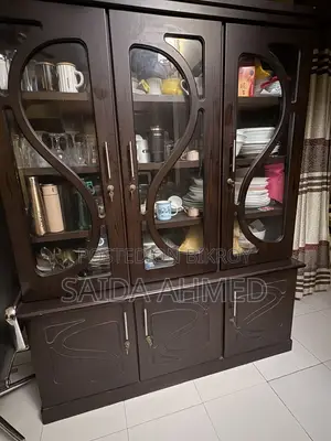 শোকেস