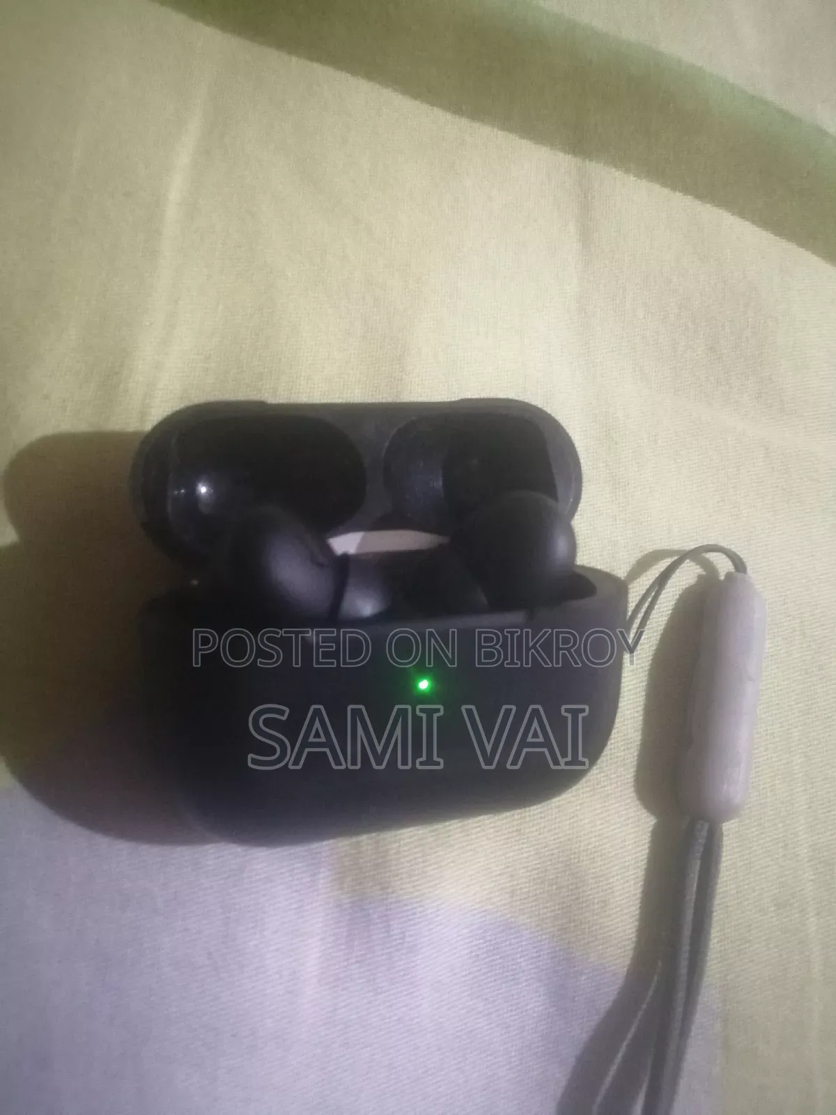 Apple Earbuds 2.