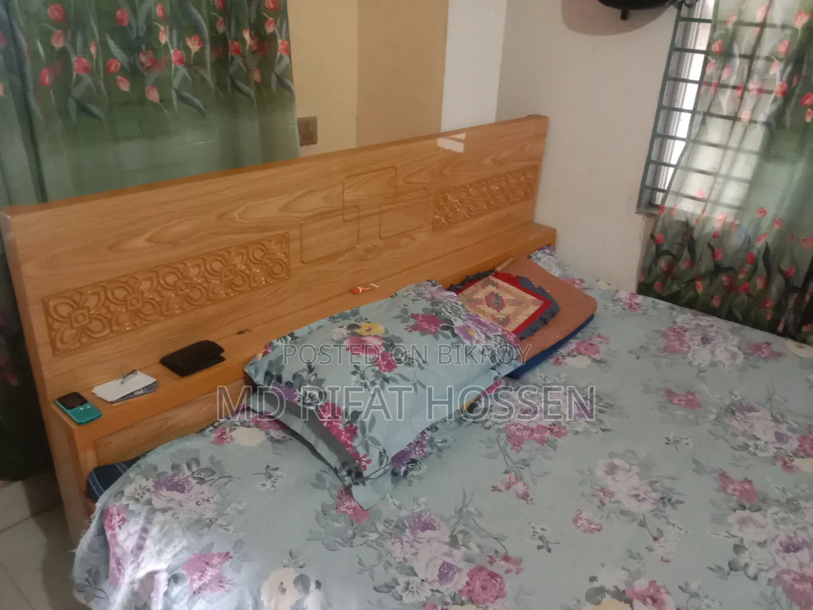 একটি ওয়ারড্রপ এবং একটি খাট (৬/৭)