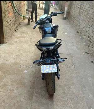 বাজাজ পালসার এন১৬০ ২০২৩ কালো